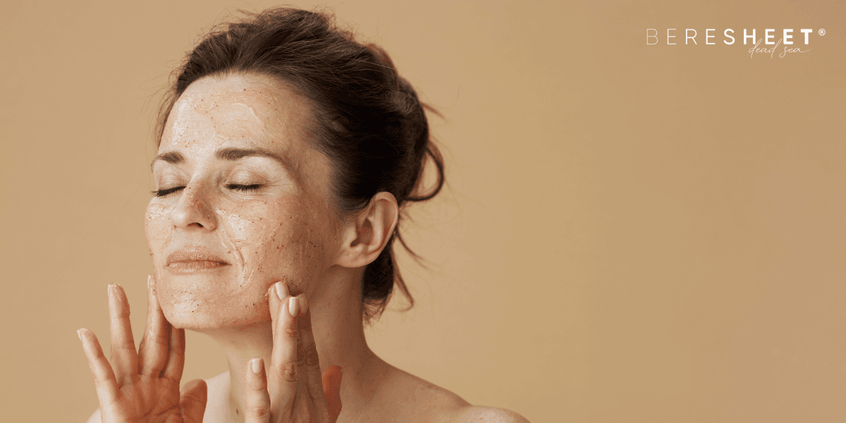 Dead sea salt scrub_ Exclusive benefits and recipes for skin